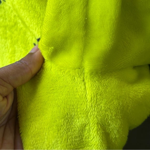 The Grinch Dr. Seuss Grinch Sweater XL (16-18) - Picture 7 of 13